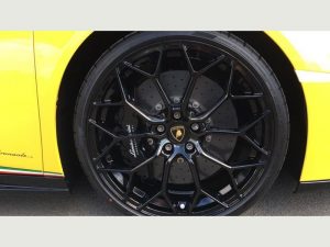 Huracan spyder Sports Car Hire London 5