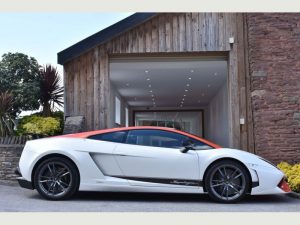 Lamborghini Gallardo chauffeur drive car hire 4