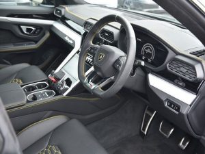 Lamborghini Urus Private car hire 1