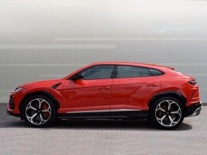 Lamborghini Urus Prom car hire 2