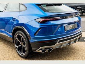 Lamborghini Urus car hire 2