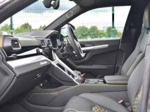 Lamborghini Urus car hire 3