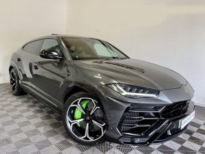 Lamborghini Urus car hire