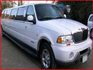 Lincoln Navigator limo hire Brighton 4